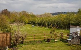 Beautiful 2 Bedroom Guest House With Private Pool In Lacock, Wiltshire